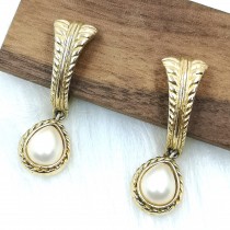 【FUN STYLE SHOP】古董Trifari金色珍珠吊墜造型耳環(夾式)